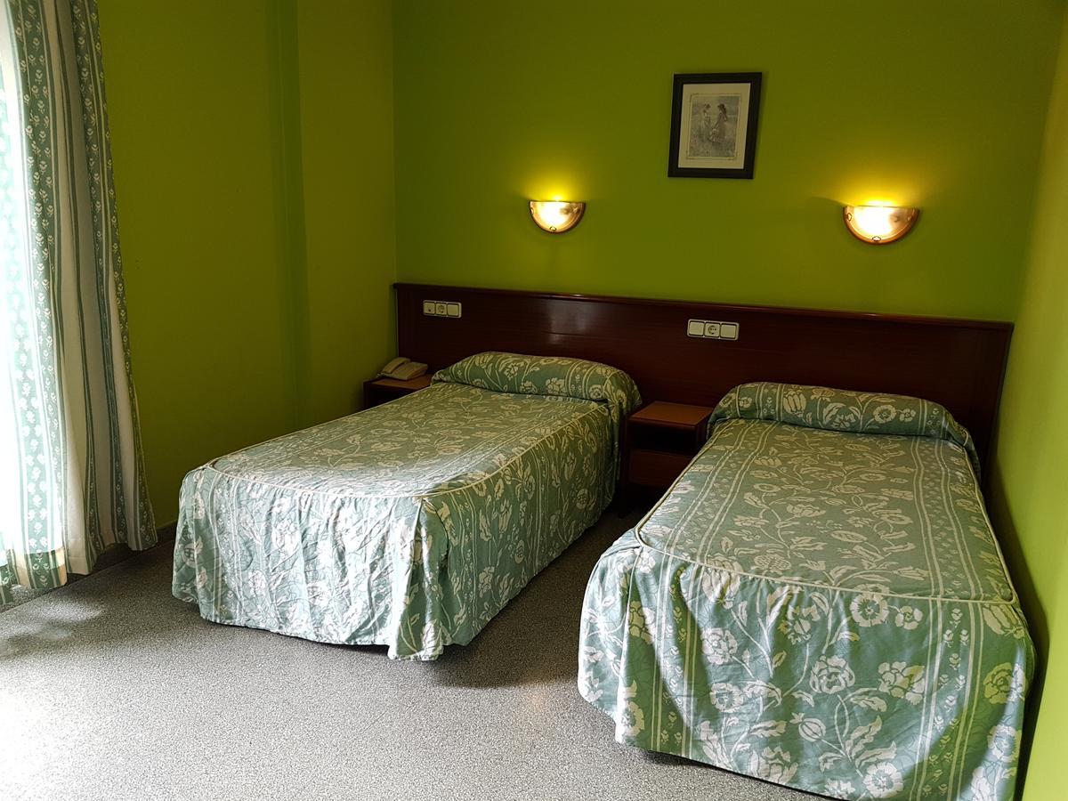 Hotel Don Pelayo Arbos ภายนอก รูปภาพ